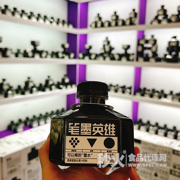 笔墨英雄黑桑葚复合果汁饮料320ml