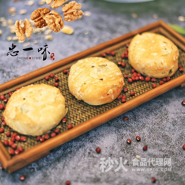 忠一味活油豆沙苏式月饼实物图