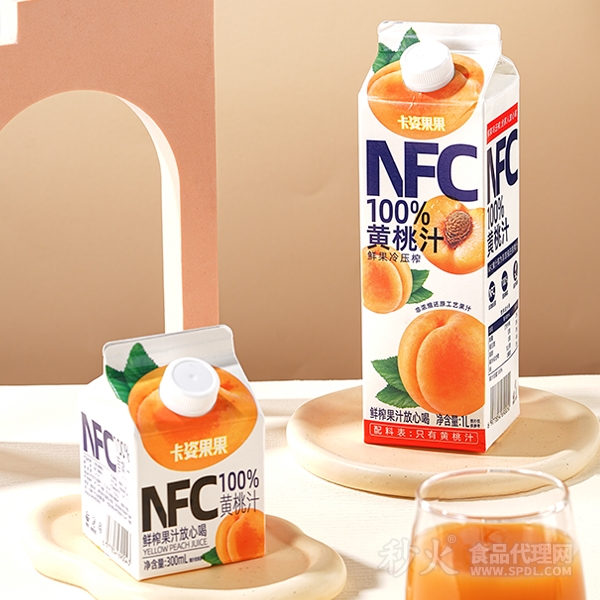 卡姿果果NFC100%黄桃汁屋顶盒