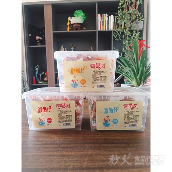 零食风鱿鱼仔盒装